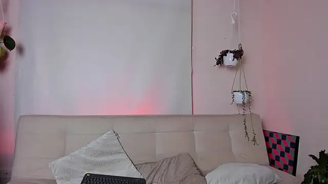 Snapshot of roselinedior chatting on January 2025 12:59:01 PM roselinedior online show from January 2025 12:59:01 PM