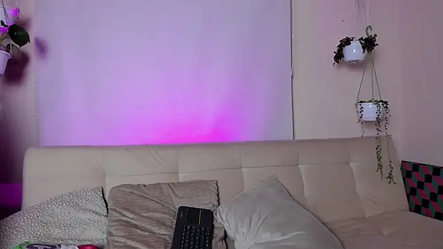 Snapshot of roselinedior chatting on January 2025 01:45:02 PM roselinedior online show from January 2025 01:45:02 PM