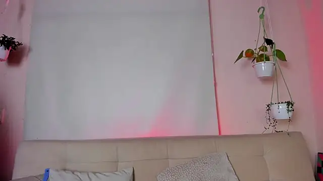 Snapshot of roselinedior chatting on February 2025 02:32:02 PM roselinedior online show from February 2025 02:32:02 PM