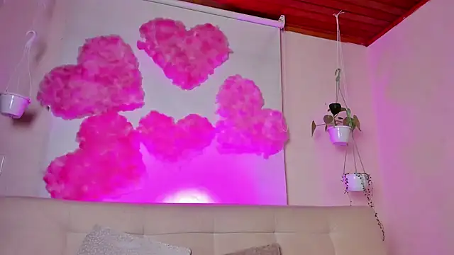 Snapshot of roselinedior chatting on February 2025 08:15:02 PM roselinedior online show from February 2025 08:15:02 PM