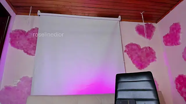 Snapshot of roselinedior chatting on February 2025 06:36:02 PM roselinedior online show from February 2025 06:36:02 PM