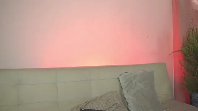 Snapshot of roselinedior chatting on March 2025 04:13:01 PM roselinedior online show from March 2025 04:13:01 PM