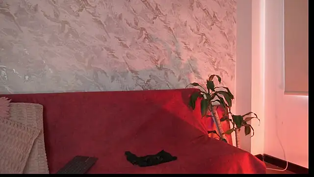 Snapshot of roselinedior chatting on September 2025 02:51:02 PM roselinedior online show from September 2025 02:51:02 PM