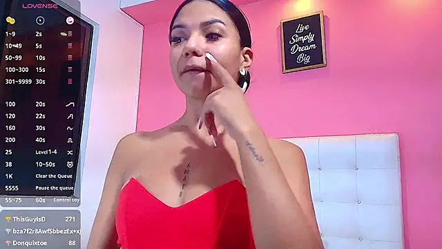 Snapshot of daddyissuesss_ chatting on February 2025 07:38:02 PM daddyissuesss online show from February 2025 07:38:02 PM