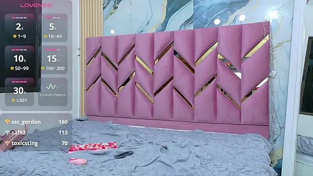 Snapshot of daddyissuesss_ chatting on October 2025 07:44:01 PM daddyissuesss online show from October 2025 07:44:01 PM