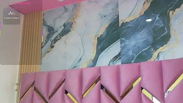 Snapshot of daddyissuesss_ chatting on October 2025 07:25:01 PM daddyissuesss online show from October 2025 07:25:01 PM