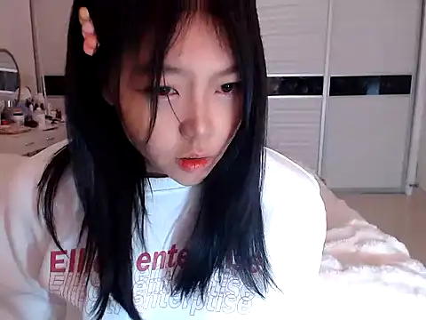 -Lucky Girl online show from December 2024 03:37:01 AM