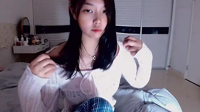 Snapshot of -Lucky_Girl chatting on October 2025 01:50:01 PM -Lucky Girl online show from October 2025 01:50:01 PM