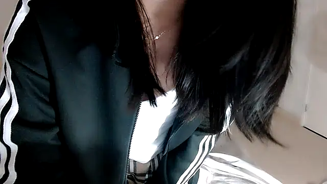 Snapshot of -Lucky_Girl chatting on October 2025 01:31:01 PM -Lucky Girl online show from October 2025 01:31:01 PM