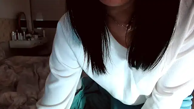 Snapshot of -Lucky_Girl chatting on October 2025 12:32:02 AM -Lucky Girl online show from October 2025 12:32:02 AM