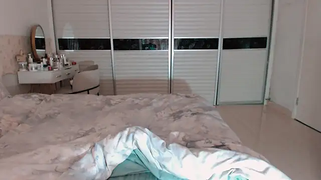 Snapshot of -Lucky_Girl chatting on November 2025 02:01:02 AM -Lucky Girl online show from November 2025 02:01:02 AM