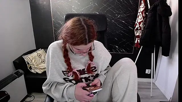 littleviki7 online show from January 2025 09:45:02 AM