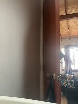 emmyjhonson07 online show from April 2026 01:23:01 PM