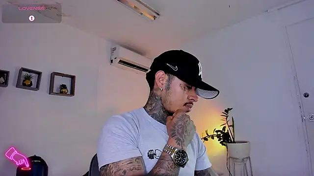 Snapshot of JordanSmiith_ chatting on February 2025 02:28:02 AM JordanSmiith online show from February 2025 02:28:02 AM
