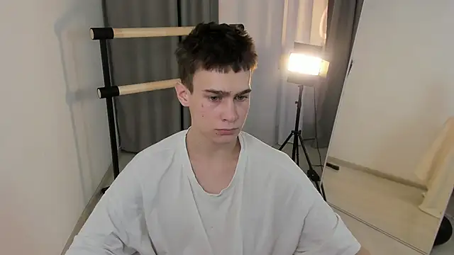 Snapshot of Kevin_Kesi chatting on November 2025 04:24:01 PM Kevin Kesi online show from November 2025 04:24:01 PM