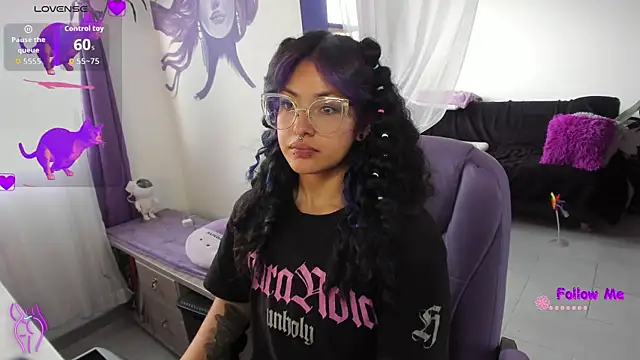 witchviolet online show from December 2025 10:14:01 PM