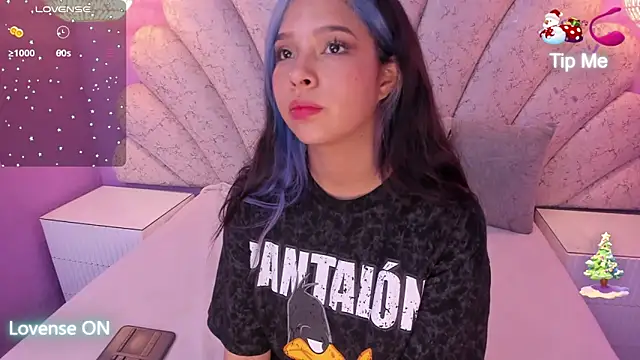 chloe watson  online show from December 2024 08:11:01 PM