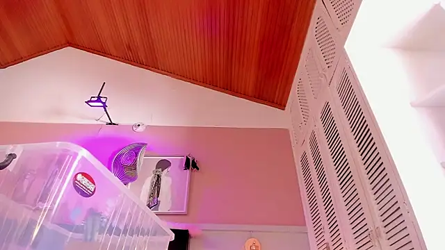 chloe watson  online show from September 2025 07:26:01 PM