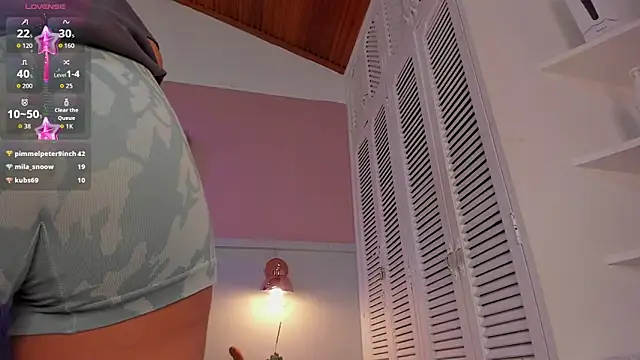 chloe watson  online show from September 2025 07:51:02 PM