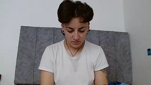 linda 33 online show from October 2025 02:07:01 PM