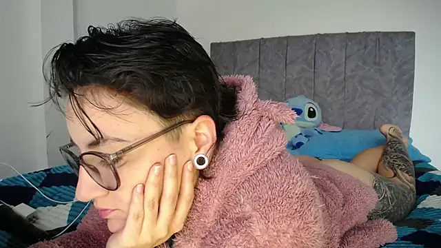 linda 33 online show from February 2026 08:35:02 PM