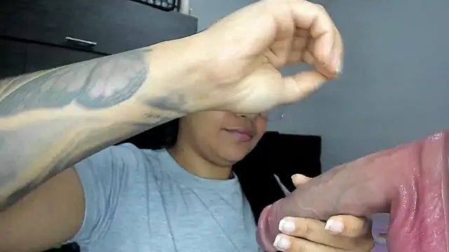 leila 22 online show from February 2025 02:31:02 PM