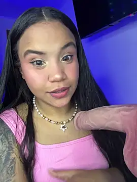 leila 22 online show from February 2026 07:18:01 AM