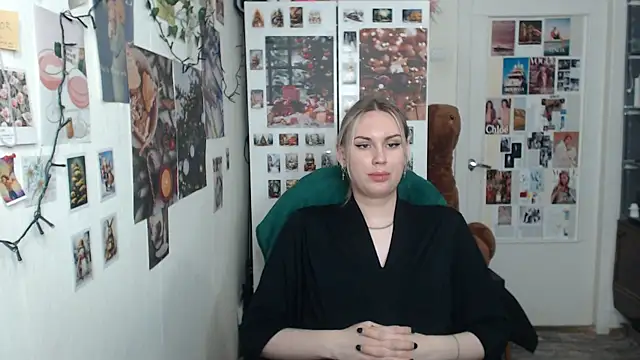 CapriScorpion online show from January 2025 05:35:02 PM