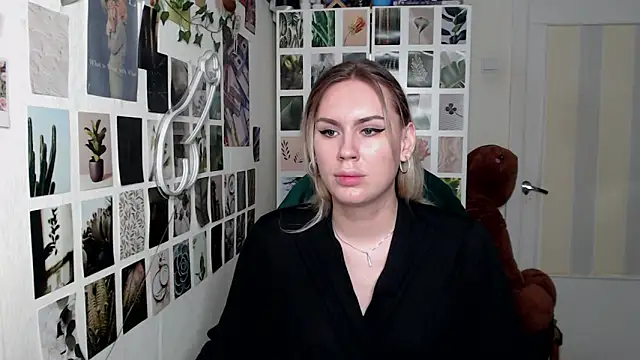 CapriScorpion online show from October 2025 10:13:01 AM