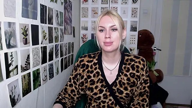 Snapshot of CapriScorpion chatting on May 2026 12:56:02 PM CapriScorpion online show from May 2026 12:56:02 PM