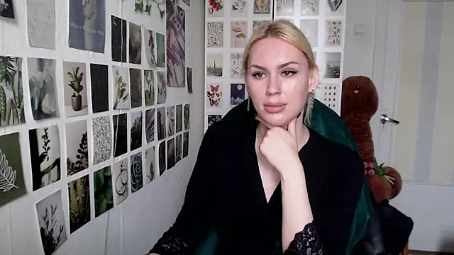 Snapshot of CapriScorpion chatting on May 2026 11:29:02 AM CapriScorpion online show from May 2026 11:29:02 AM