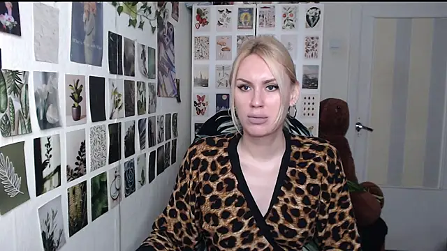 Snapshot of CapriScorpion chatting on June 2026 10:46:02 AM CapriScorpion online show from June 2026 10:46:02 AM