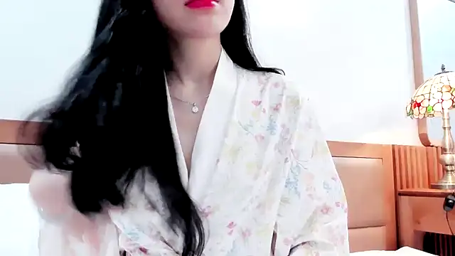 Snapshot of Lita-Julia chatting on October 2025 05:57:01 PM Lita-Julia online show from October 2025 05:57:01 PM