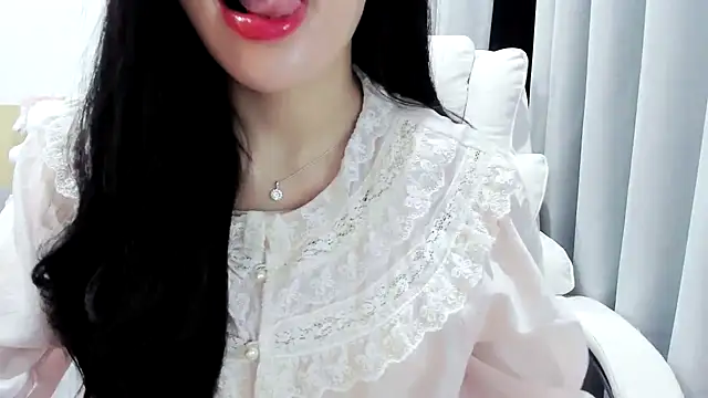 Snapshot of Lita-Julia chatting on November 2025 07:16:02 PM Lita-Julia online show from November 2025 07:16:02 PM