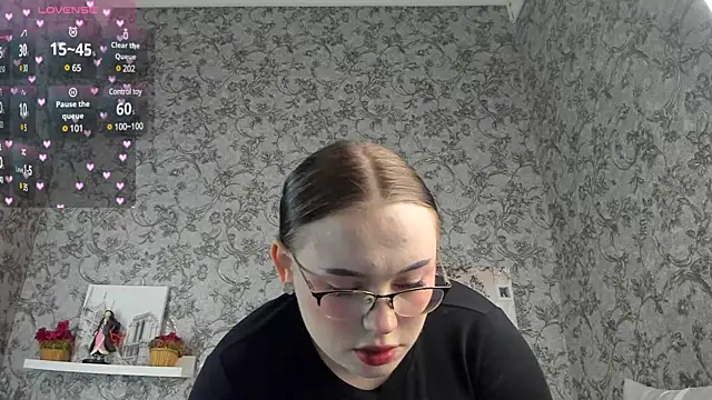 Tina Walker online show from March 2025 01:17:01 PM