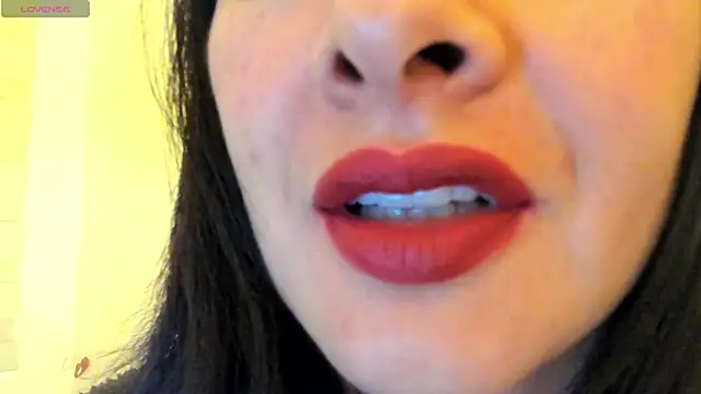 Snapshot of queen_fetish chatting on September 2025 10:20:02 AM queen fetish online show from September 2025 10:20:02 AM