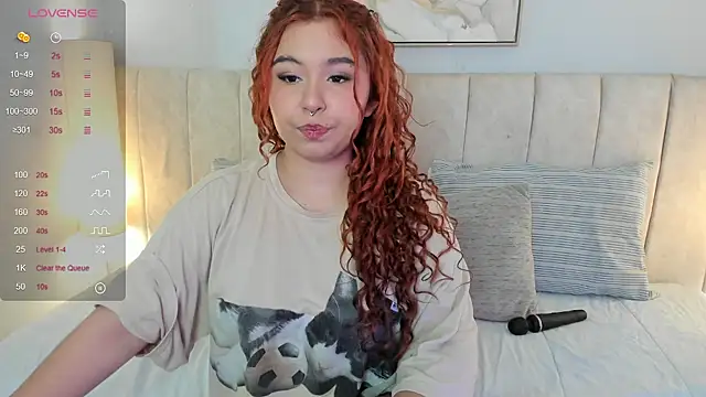 Atenea cuteee online show from October 2025 07:11:01 PM