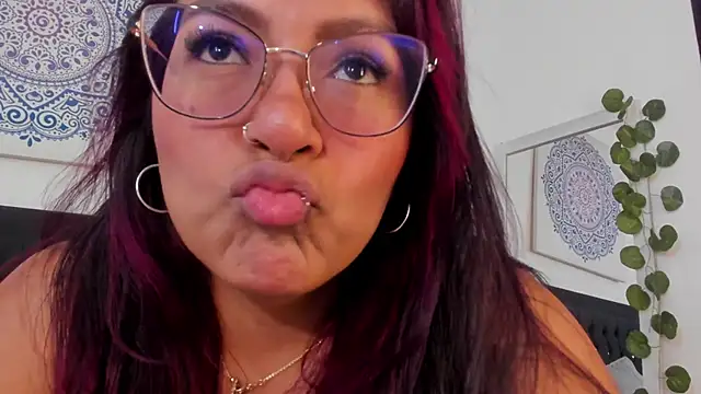 Snapshot of evelynjohnsoon chatting on March 2025 12:28:01 PM evelynjohnsoon online show from March 2025 12:28:01 PM