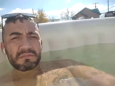 prettyboi6992 online show from November 2025 06:41:02 PM