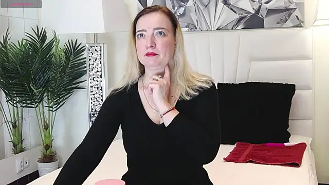 BarbieeAnn online show from December 2024 05:09:02 AM