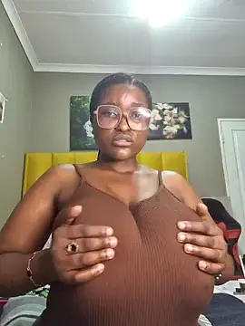 Snapshot of Bustygoddess32 chatting on December 2024 07:32:02 PM Bustygoddess32 online show from December 2024 07:32:02 PM