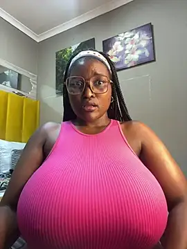Snapshot of Bustygoddess32 chatting on January 2025 05:00:02 AM Bustygoddess32 online show from January 2025 05:00:02 AM