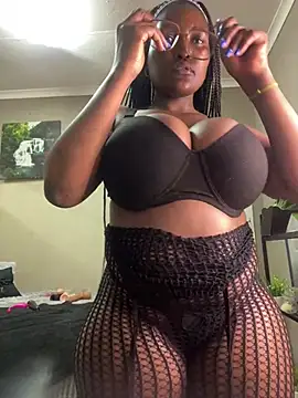 Snapshot of Bustygoddess32 chatting on February 2025 10:32:01 PM Bustygoddess32 online show from February 2025 10:32:01 PM