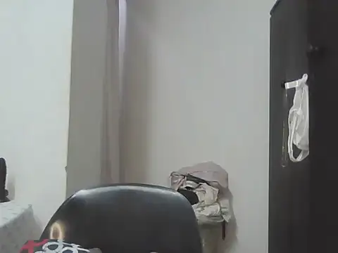 Sexxybella27 online show from October 2025 09:33:01 PM