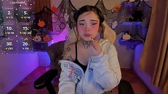 Snapshot of mia_catt05 chatting on October 2025 07:14:01 AM mia catt05 online show from October 2025 07:14:01 AM