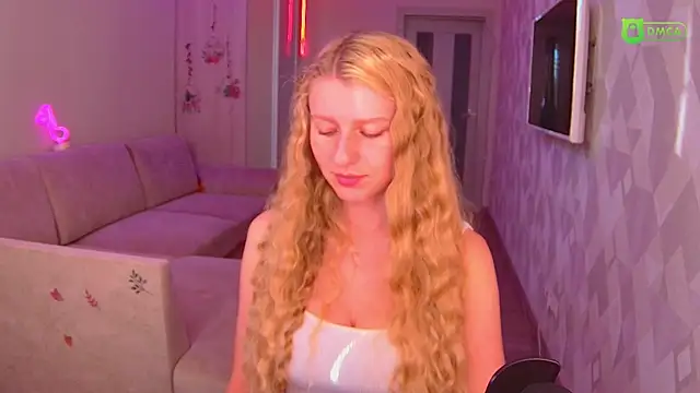 AmaliaQueen online show from October 2025 01:17:01 PM