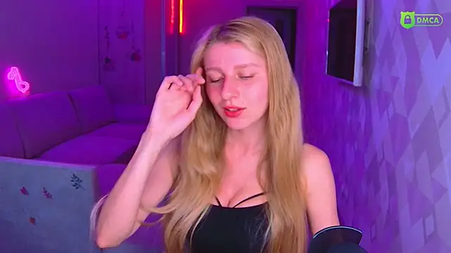 AmaliaQueen online show from November 2025 01:42:02 PM