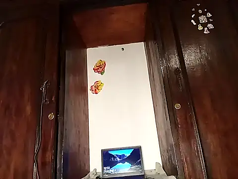 The-Peach-Flexer online show from October 2025 09:38:01 PM