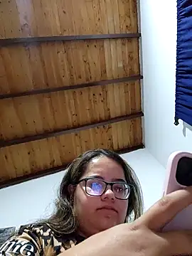 Snapshot of RachellGraham chatting on October 2025 01:01:02 PM RachellGraham online show from October 2025 01:01:02 PM