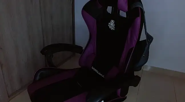 Snapshot of Sisoyalejo420 chatting on December 2024 07:11:02 PM Sisoyalejo420 online show from December 2024 07:11:02 PM